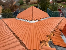 Dacheindeckung eines Neubaus